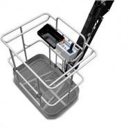 Équipement pour transporter deux personnes et leurs outils en hauteur