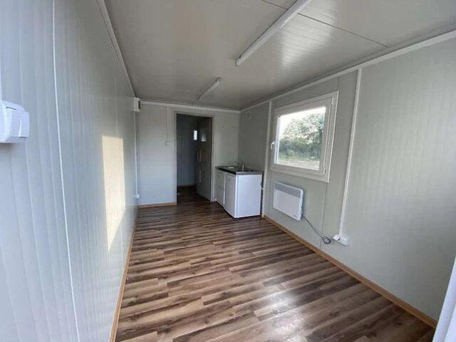 Conteneur aménagé 6×2,40 m - WC, douche et cuisine_2