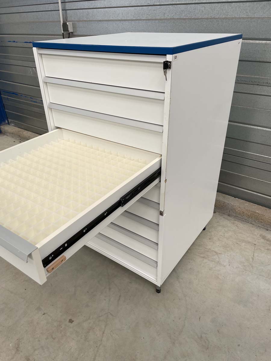Meuble d'occasion de laboratoire avec 9 tiroirs - verrouillage à clés - ATEX - P21091159_2