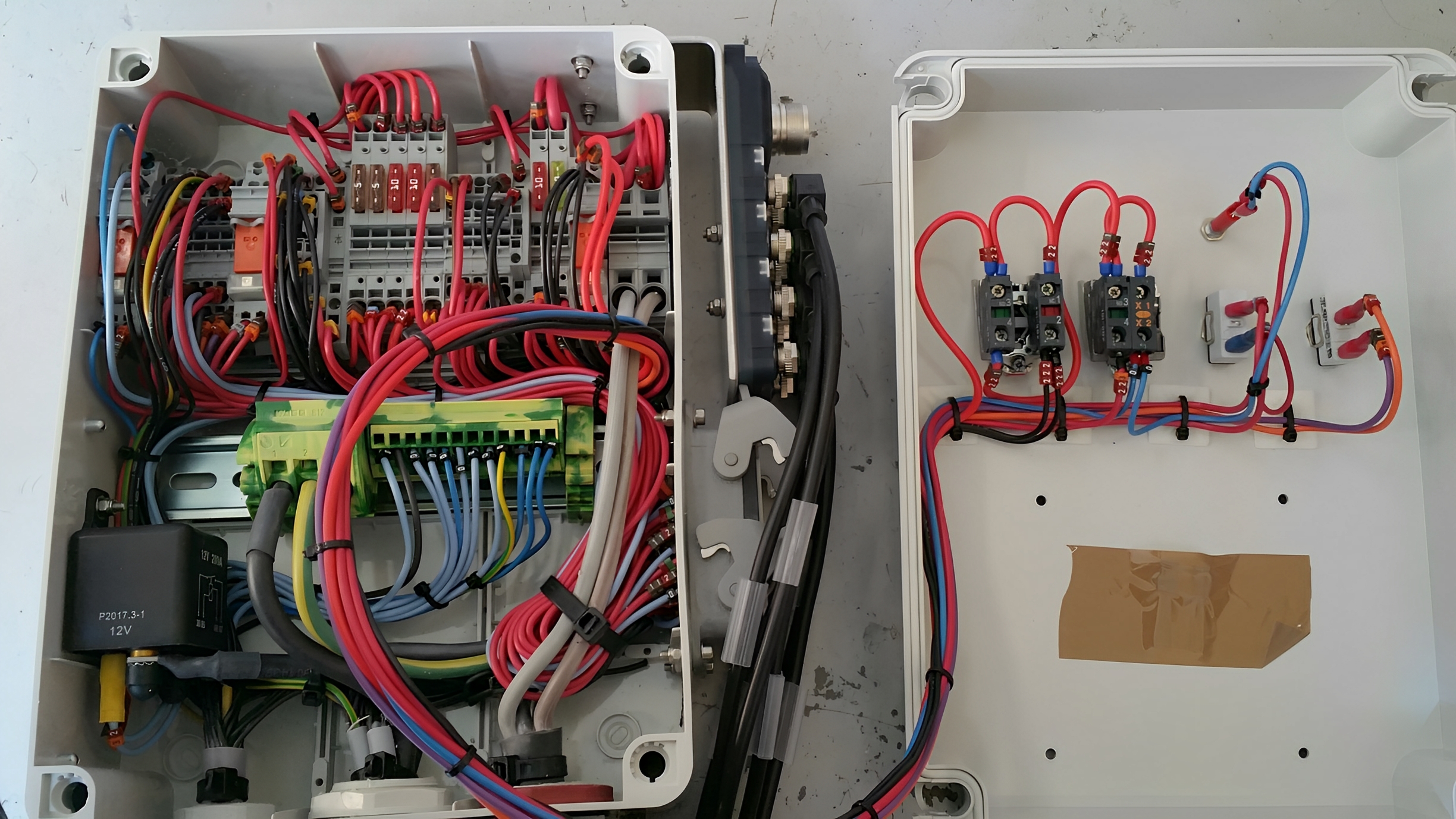 Armoire électrique pour chaufferie ou magasin industriel