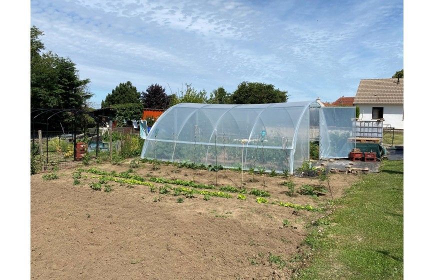 Serre de jardin avec aérations latérales des 2 côtés relevables par manivelles sur 0,70 m de hauteur - idéale pour les jardins de plus grande surface - SUPER_3