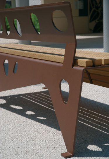 Banc public en bois Cyria Green PALACIO II - acier corten avec motifs alvéolaires, 12 lattes Bilinga_2