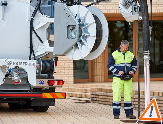 Véhicule hydrocureur Eco 3.0 avec réservoir en acier chromé