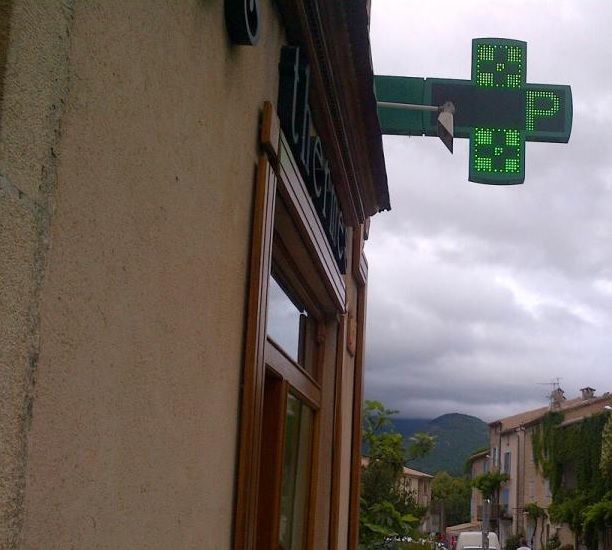 Enseigne pharmacie - Croix de pharmacie double faces LED - MTS13 - Dimension affichage 960 x 960 mm_2