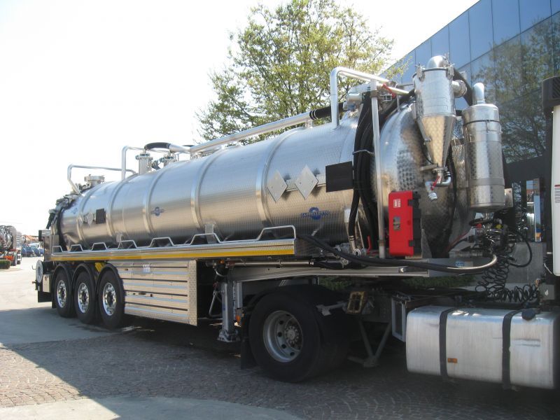 Transport de déchets classes 3 à 9 avec semi-remorque Capellotto