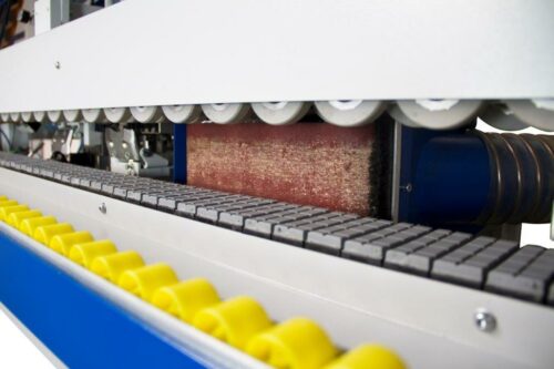 Machine de traitement automatique des bords - KBA : Meulage, fraisage et ponçage pour une rentabilité accrue_2