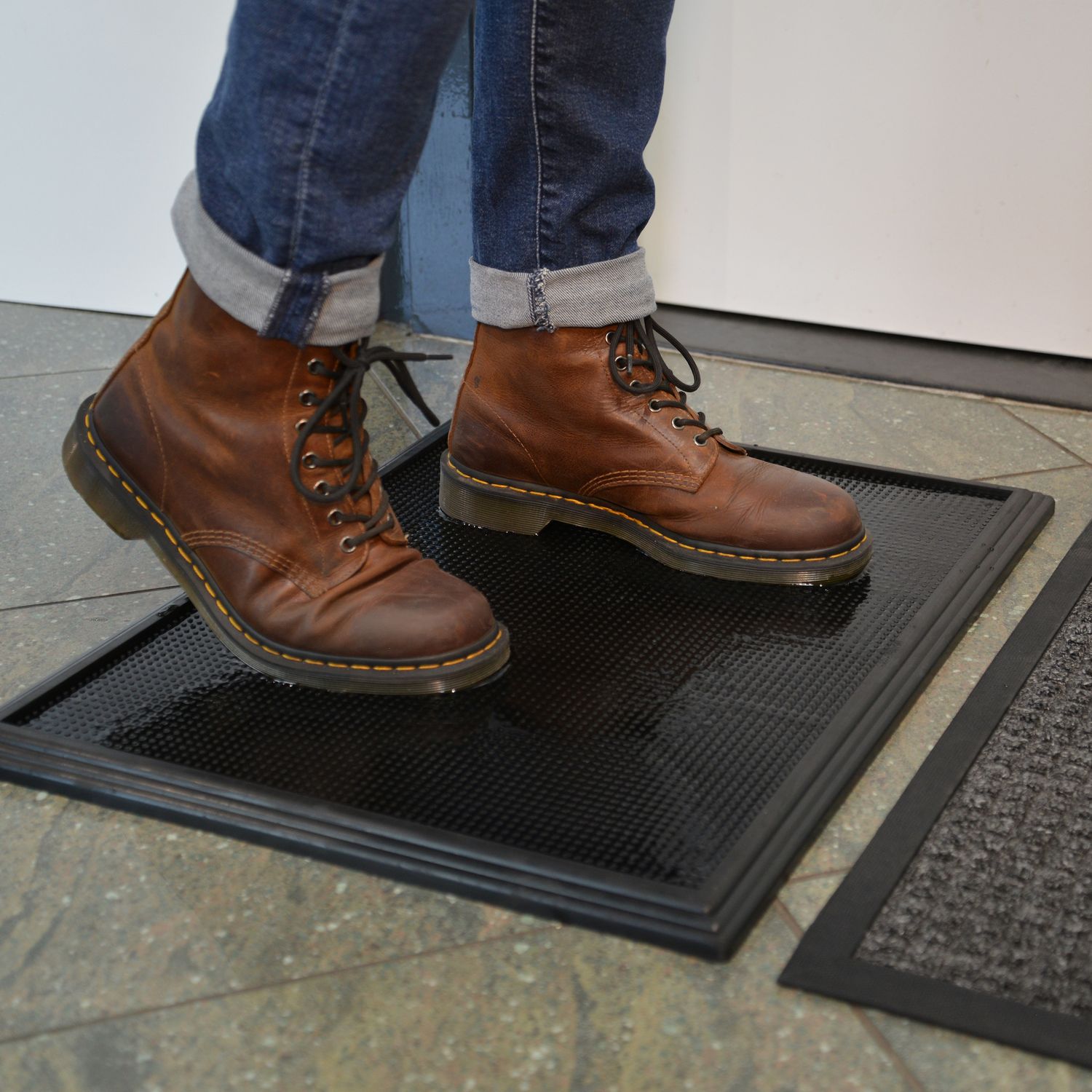 Tapis pour Production alimentaire - Désinfection du bain de pieds Noir - Sani-Trax® 346 Notrax_2