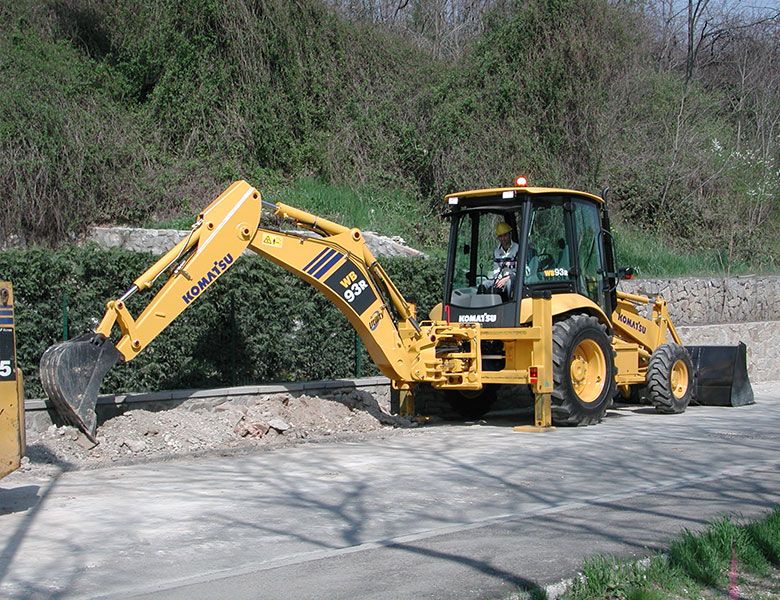 Wb93r-5 tractopelles_2
