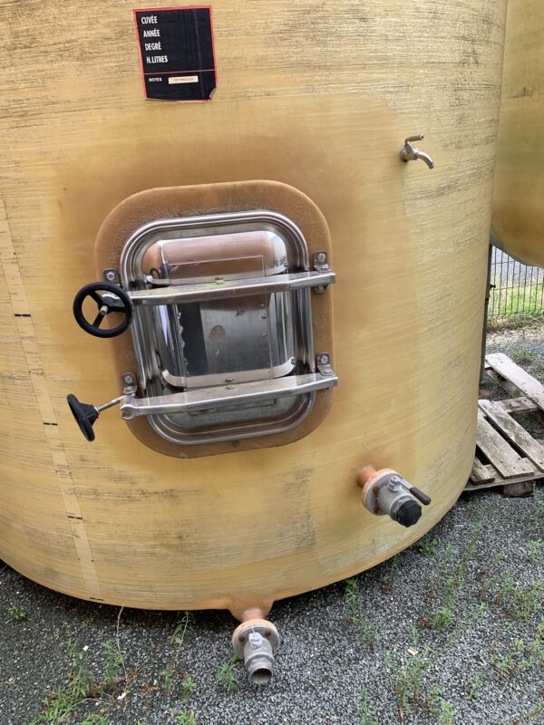 Cuve Naldi 150 hl d'occasion - fond plat, porte 420x530, 2 vannes Ø50, trappe DN 500_2