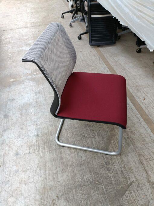 Chaise visiteur Think Steelcase d'occasion - ergonomique - dossier en maille - structure en acier chromé_2