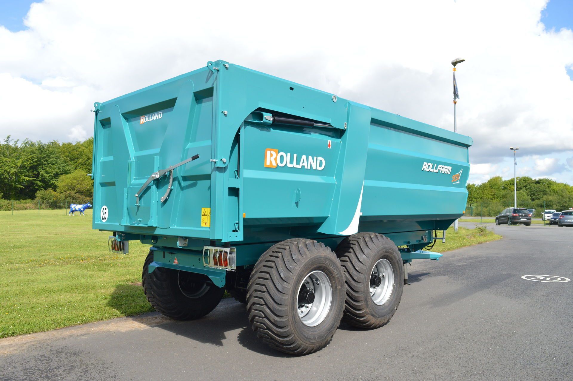 Benne agricole Rollfarm 5830 avec capacité de 20 m3 de grain et 30 m3 d'ensilage