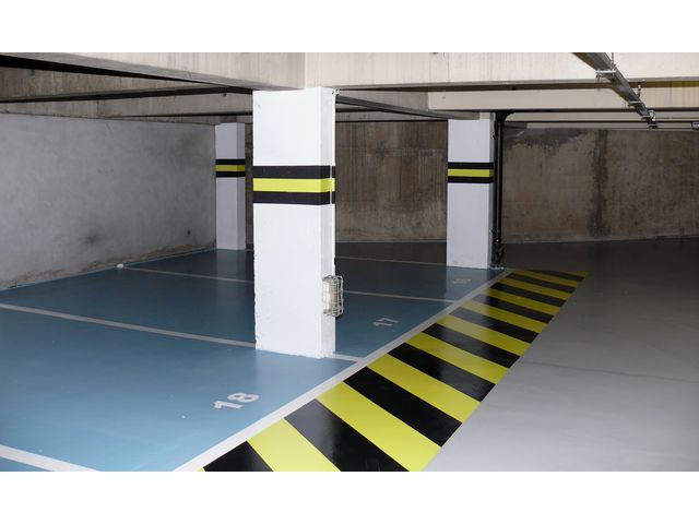 Résine de sol filmogène en polyuréthane bicomposante, idéale pour le marquage et la signalisation au sol - TOPCOLOR TLM_2