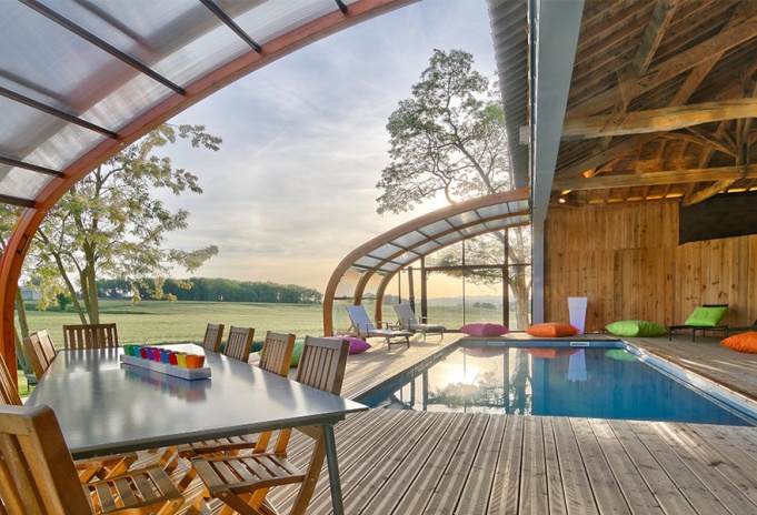 Abri piscine mural haut avec modules coulissants