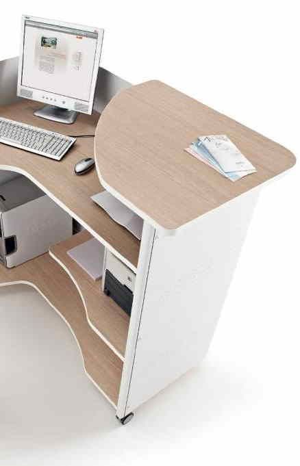 Poste de travail mobile avec roulettes et freins