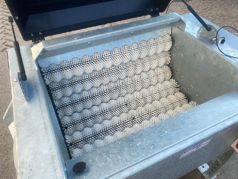 Laveuse compacte pour utilisation caisse à caisse