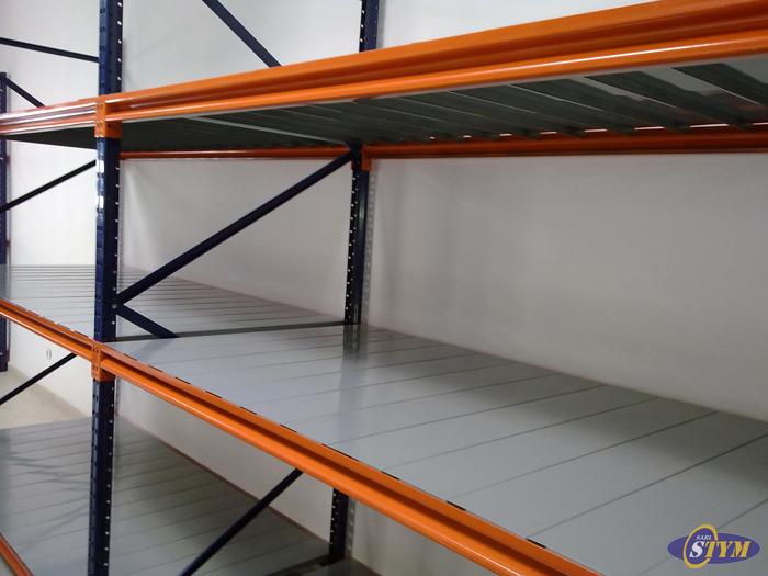 Rayonnage mi-lourd - stockage d'articles volumineux et charges moyennes - capacité jusqu'à 670 kg par niveau_2