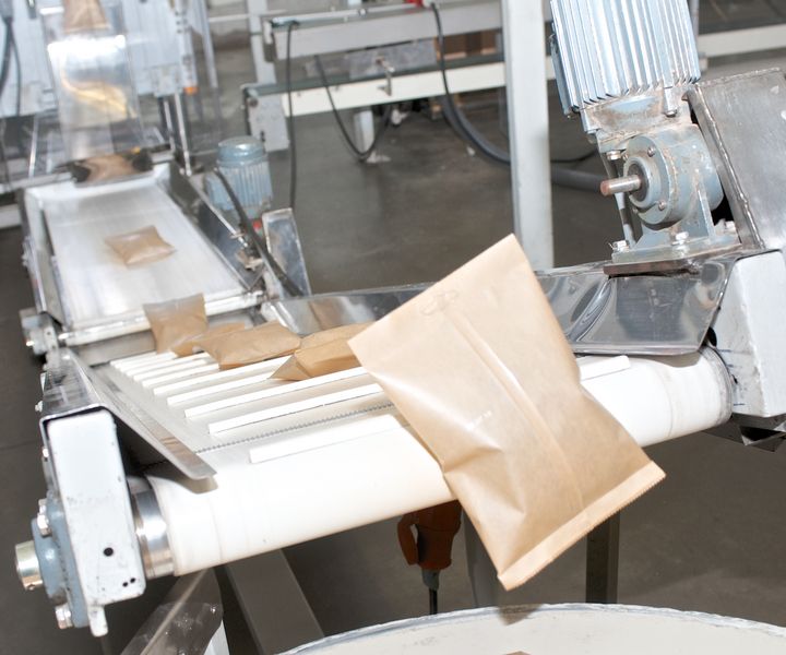 Bandes transporteuses modulaires en PVC - Märtens - avec profils trapézoïdaux et bordures ondulées_2