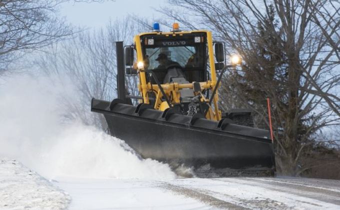 Niveleuses Volvo série B - Polyvalence et efficacité pour le terrassement et déneigement_2