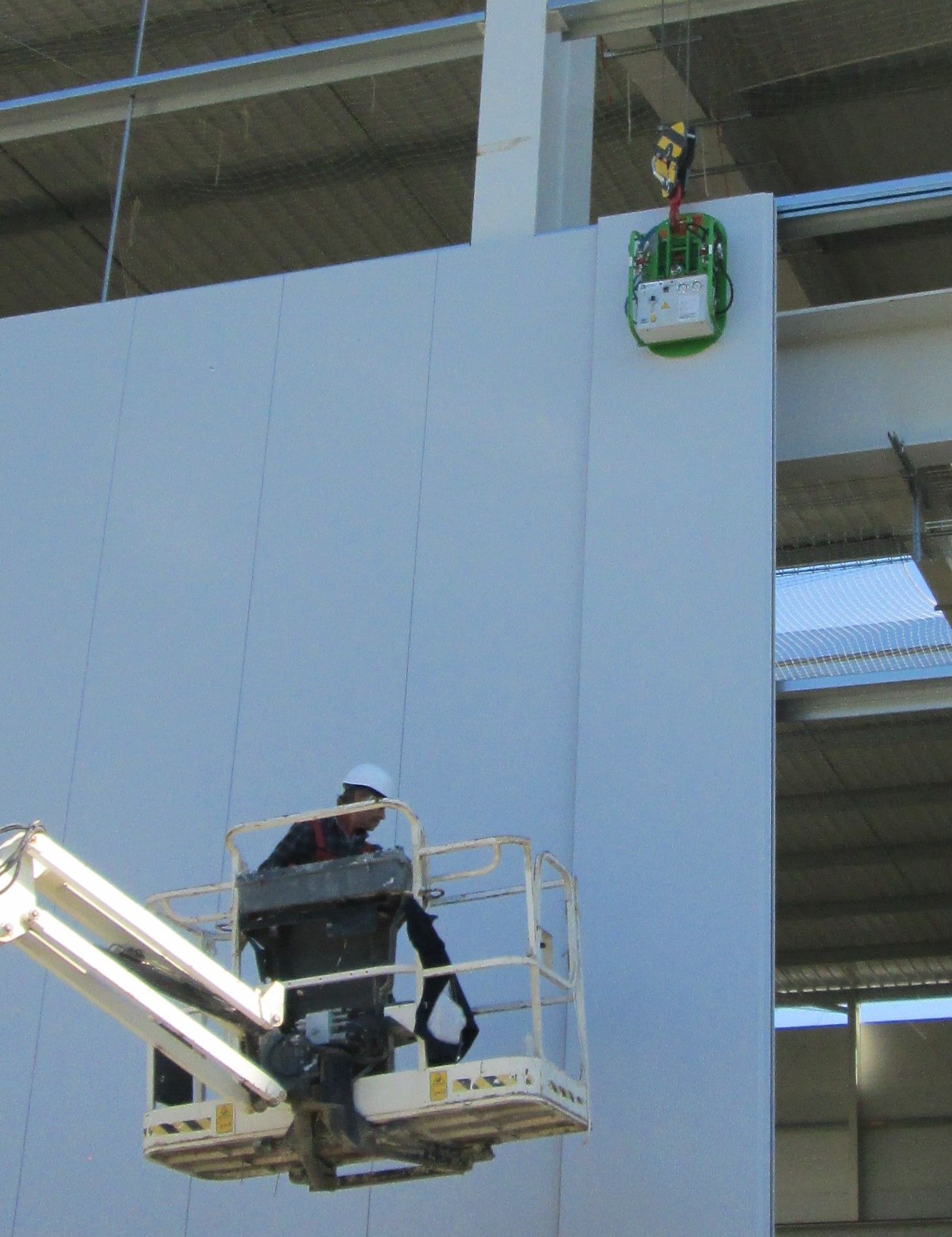 Palonnier ultra-compact sur batteries - Châssis mécano-soudé pour panneaux jusqu'à 400 kg - Conforme directive 2006/42/CE_2