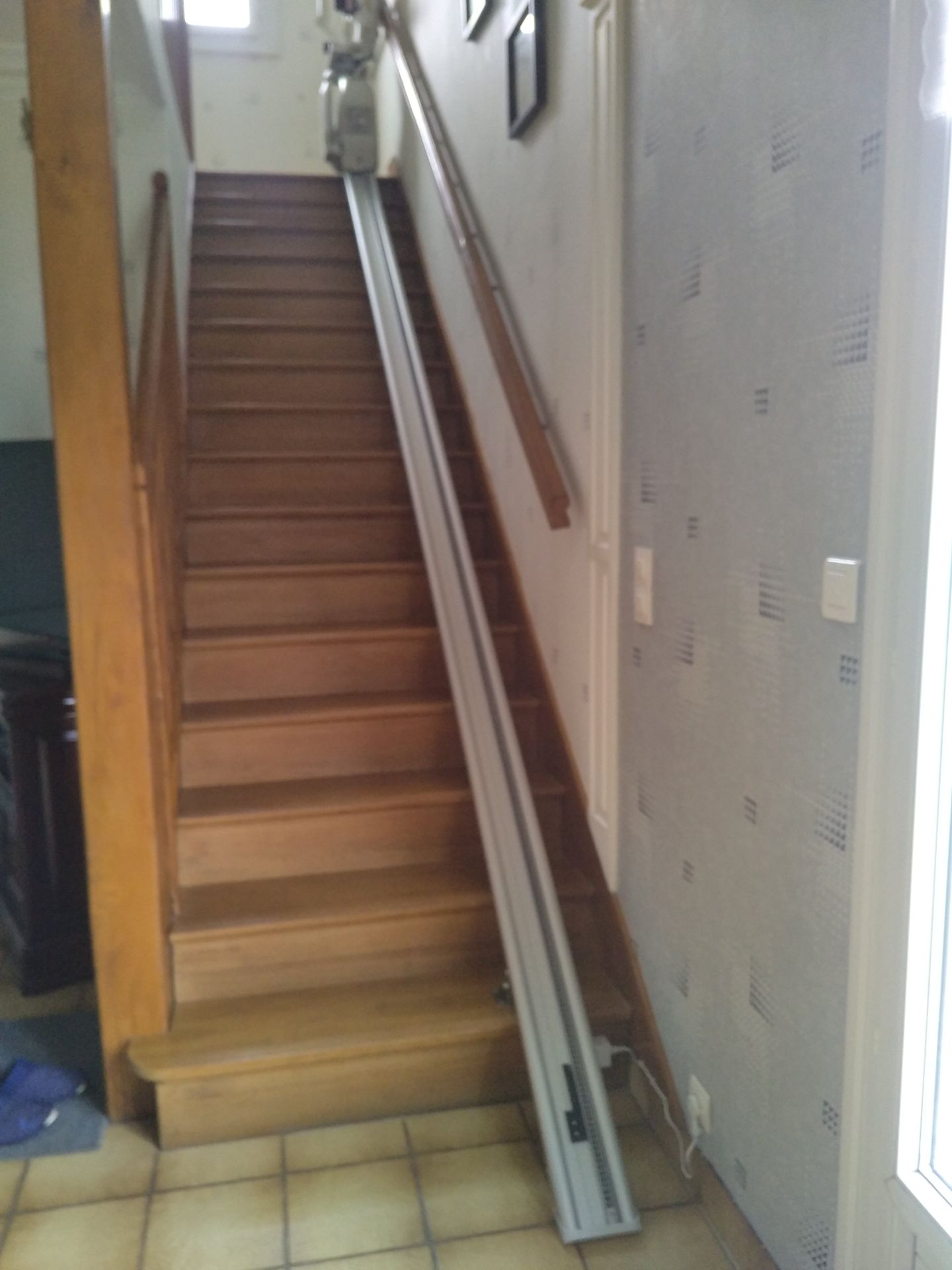 Monte-escalier droit pour un accès complet au domicile - Superglide Acorn 130_2