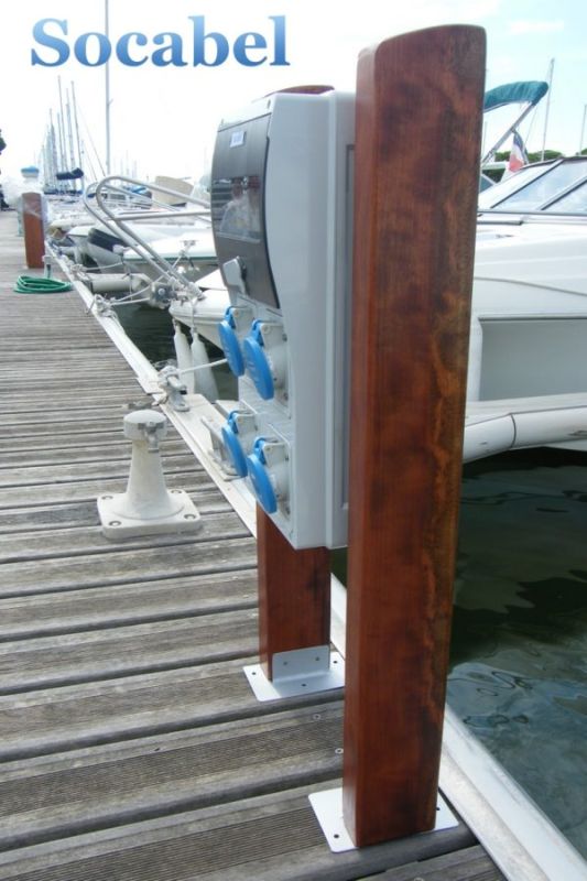 Borne marina - Tahiti simple - H1200mm x L400mm x P170mm - Coffret électrique étanche IP67 - Support bois IROKO_2