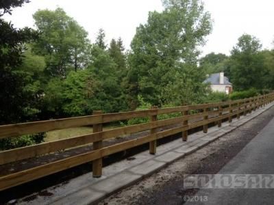 Clôture haute mixte bois/métal - Modèle Luxembourg - esthétique tout bois et supports modulaires_2