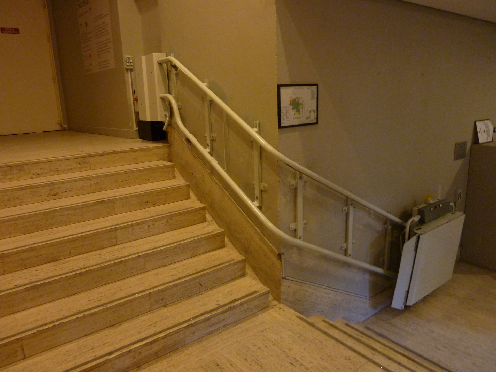 Plateforme monte-escaliers (pour escaliers tournants) slim_2