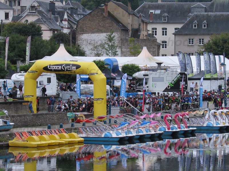 Arche publicitaire étanche et gonflable à l'air, sans soufflerie - idéale pour événements sportifs_2