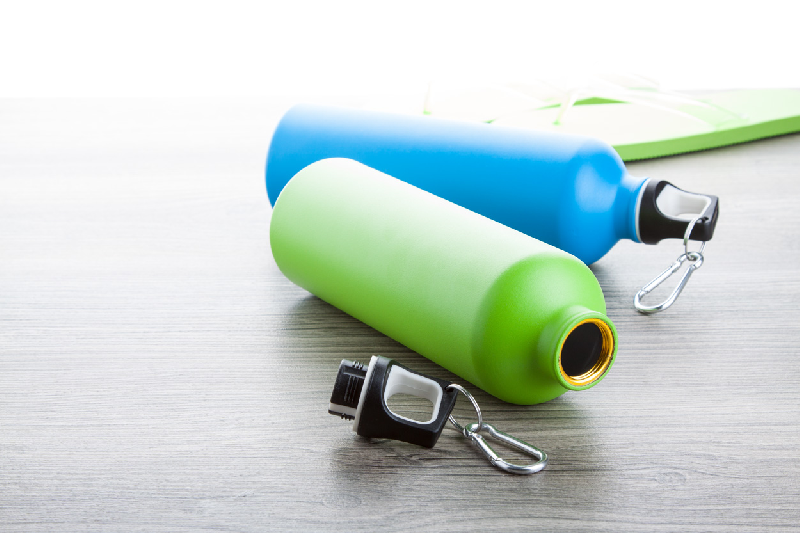 Gourde en aluminium - finition mat - avec mousqueton - 750 ml - couleur vert citron_2