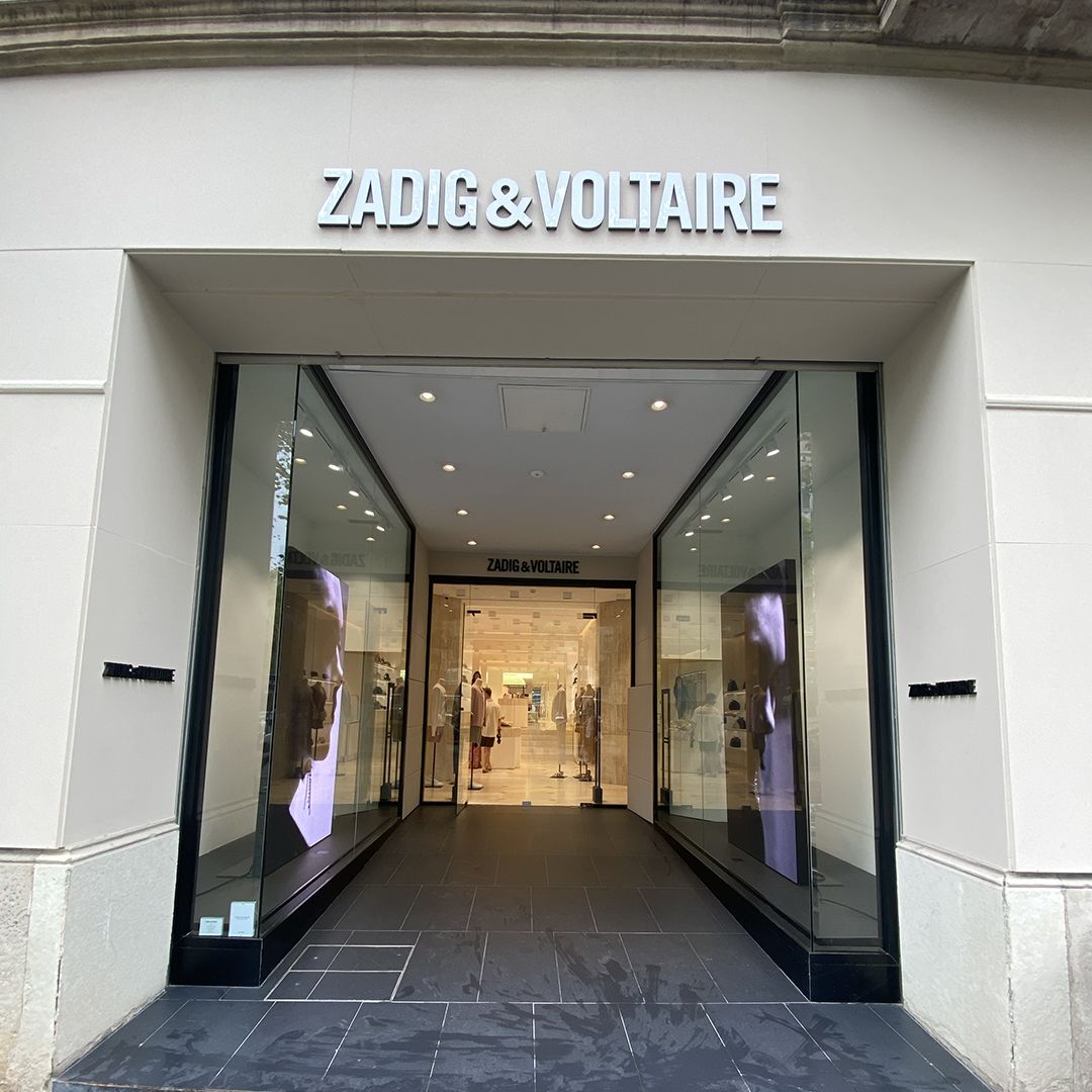 Kakémono digital LED à taille sur mesure, à luminosité réglable -Dimensions 192x96x4,3 cm - MODEL XL_3