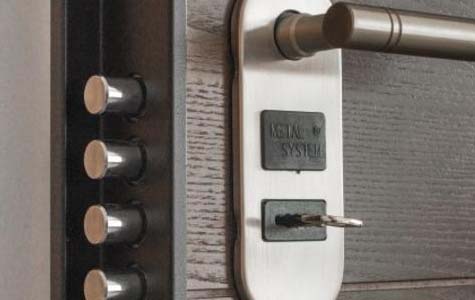 Porte anti-squat - Sécurisation de bâtiments et logements vacants - Pose rapide et fiable par AD Reno_2