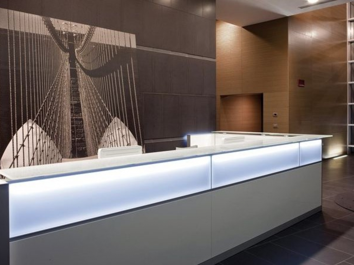 Banque d'accueil d'angle rétro-éclairée LED - DV702 - Conception modulaire avec finitions modernes_2