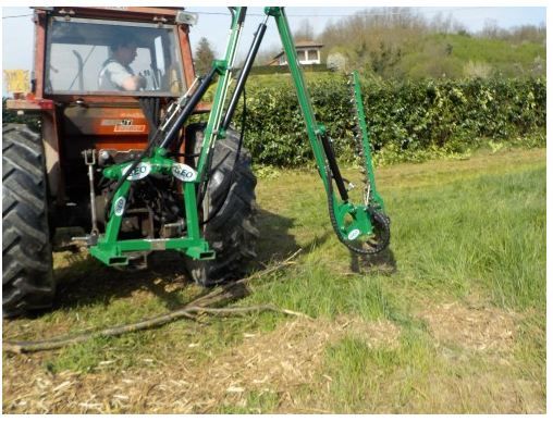 Taille-haie GEO avec distributeur hydraulique indépendant à 3 mouvements