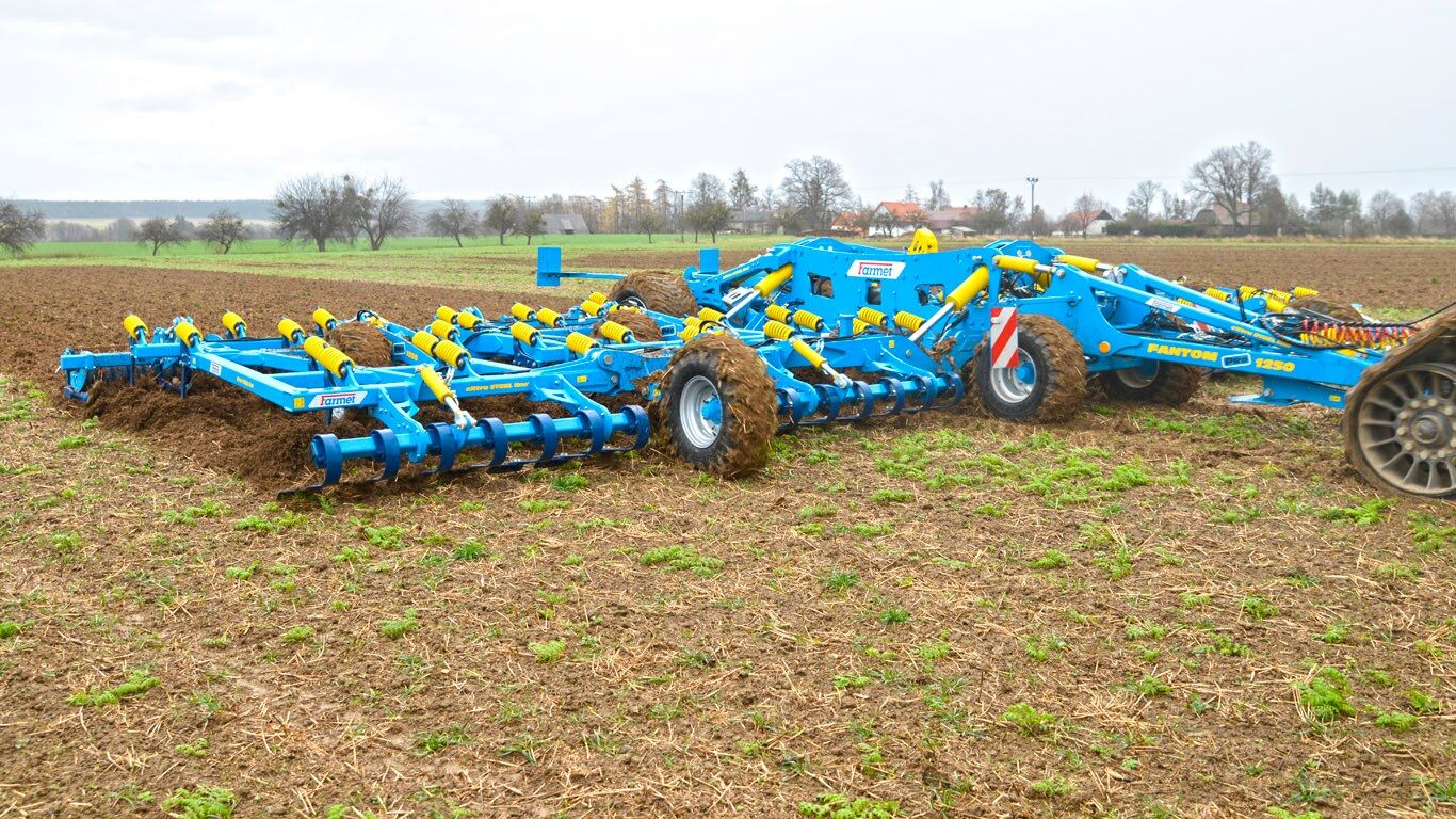 Fantom PRO - Cultivateur agricole Farmet a.S - Largeur de travail 6500 à 12500 mm - Profondeur de 4 à 15 cm - Modularité pour travaux de printemps, été et automne_2