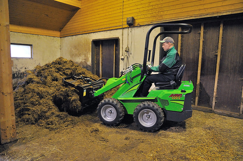 Mini-chargeuse Avant Tecno Série 300 - 0.7T - largeur 79 cm - traction hydraulique 4 roues_2