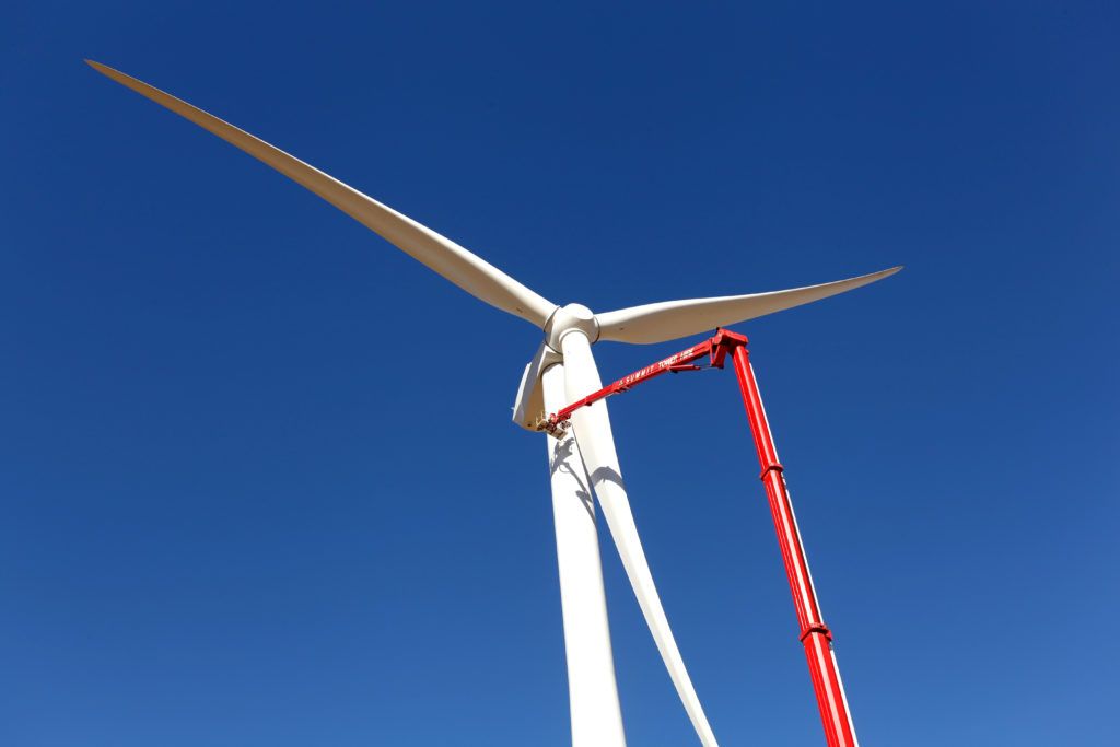 Nacelle élévatrice Brontoskylift adaptée aux éoliennes et antennes