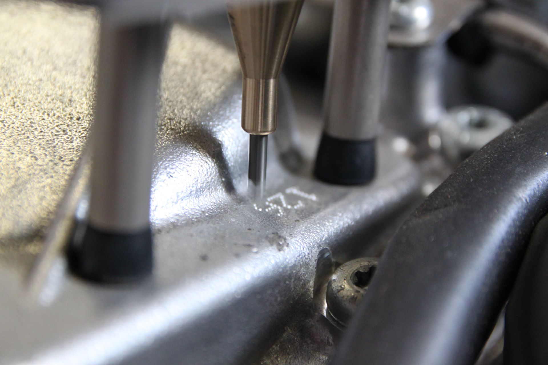 Dispositif de marquage robuste et précis pour tubes