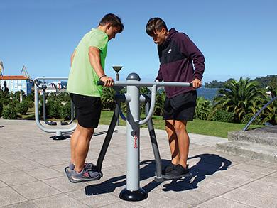 Urban Gym Balançoire Fitness - Acier peint - Renforce la musculature - Norme EN 16630 - Dimensions 1,22 x 0,85 x 1,31 m_2