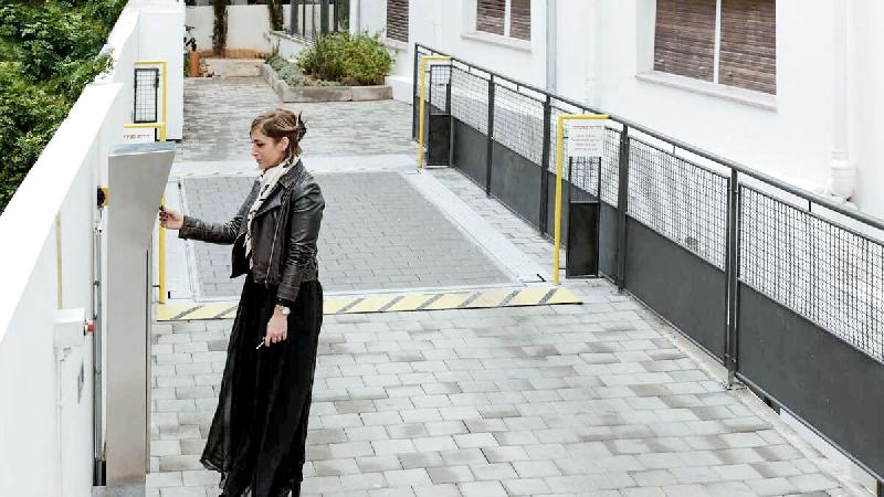 Parking automatisé souterrain ultra-étroit à convoyeur vertical jusqu'à 6 niveaux et 23 places - Slimparker 557_2