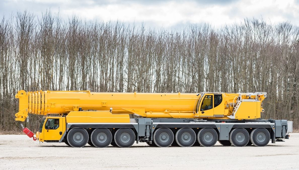 Grue Liebherr LTM 1450-8.1 avec stabilité et puissance sur les chantiers