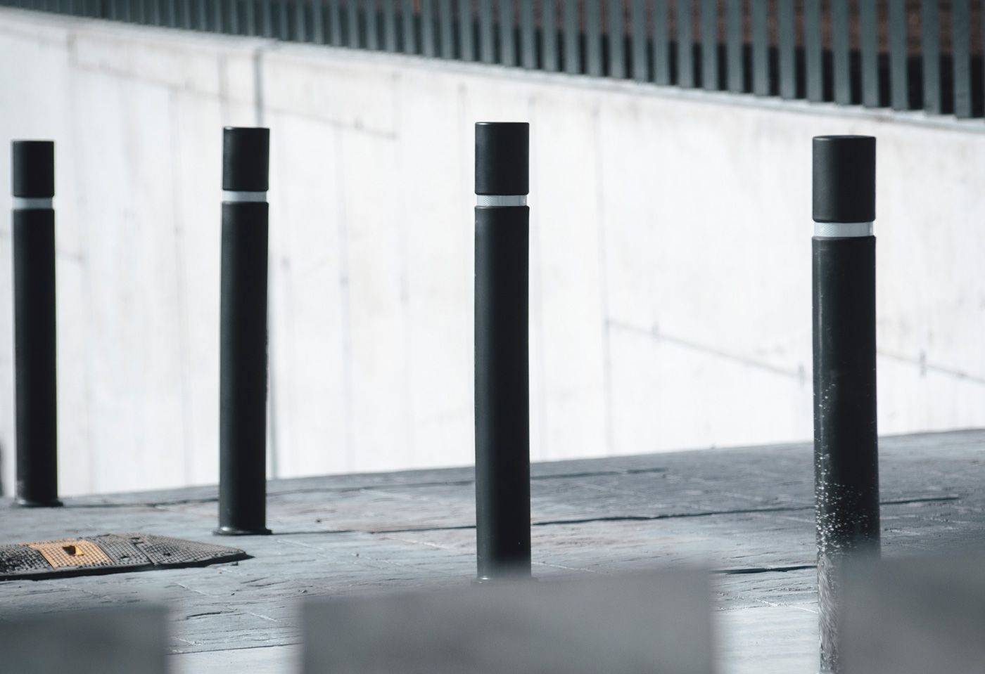 Borne amovible flexible en polyuréthane noir - Base encastrable polyéthylène - hflexmp_2