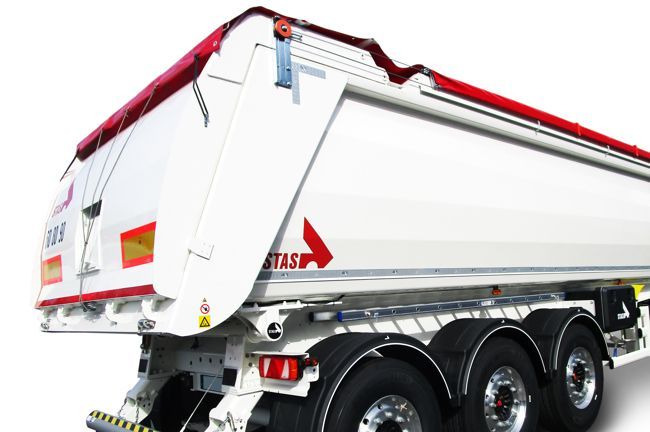 Équipement poids lourd avec benne en aluminium robuste