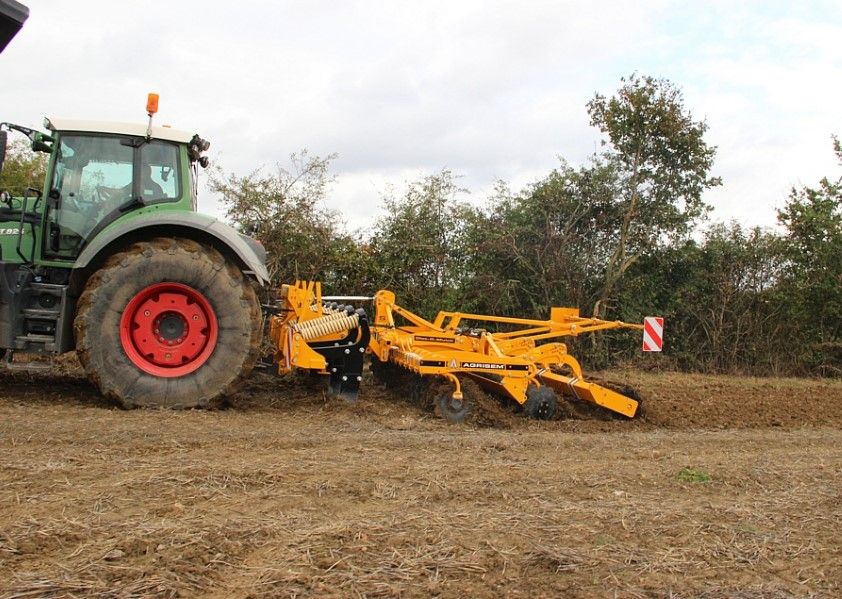 Combiplow platinum - décompacteur agricole - agrisem sas - charge maximale atteint 3 000 kg_2