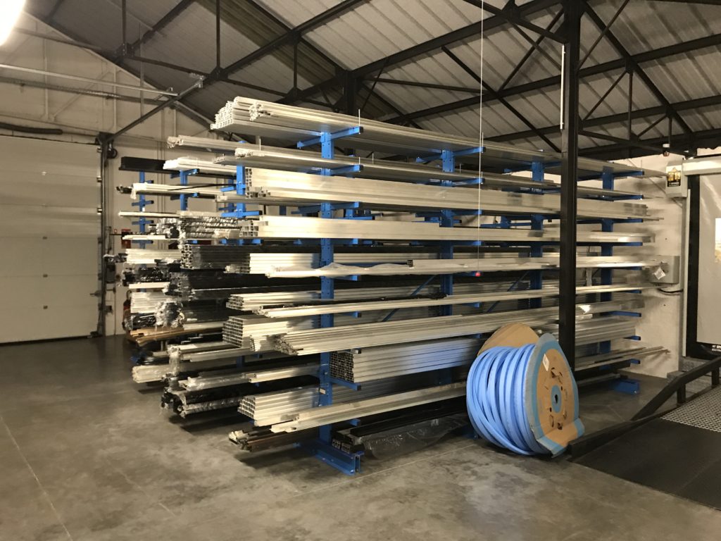 Rayonnage dédié aux matériaux de construction_2