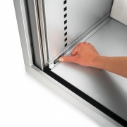 Armoire métallique à portes battantes et rayonnages - amt_2