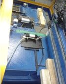 Machine de production de dés en bois avec réglage programmable