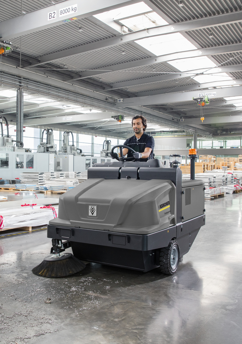 Balayeuse autoportée KM 120/250 R Bp Pack Classic - batteries, moteur électrique, usage intérieur et extérieur_2