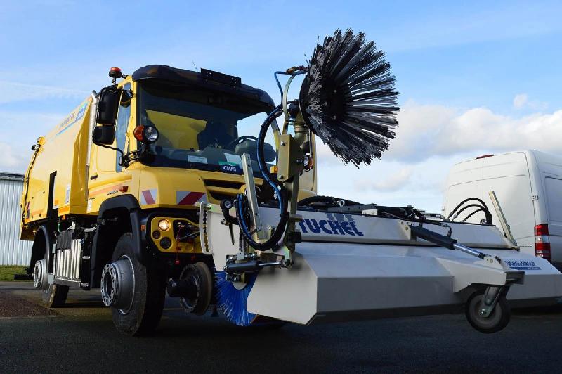 UNIMOG rail-route nettoyage Mercedes-Benz - haute pression et décapage premium pour rails tramway - CMAR_2
