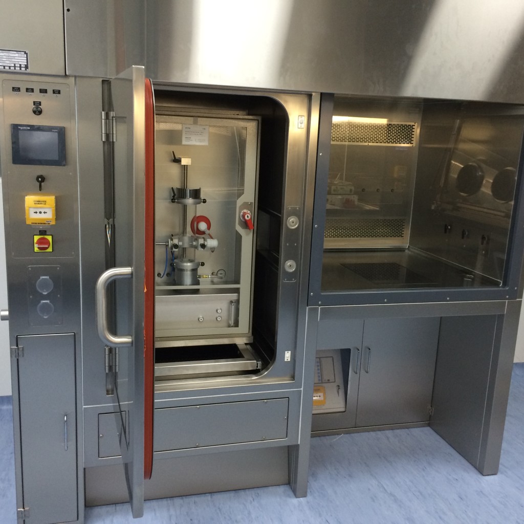 Sorbonne de laboratoire Ermaflux - Certifiée EN14175 & XPX15-211, protection opérateur et environnement_2