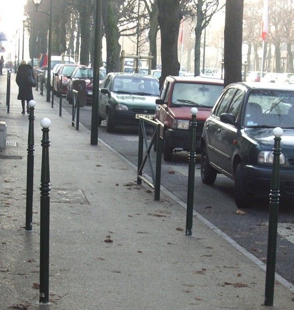 10821 - Potelets fixes Champs Elysées - Hauteur hors-sol 1,20m - Boule Ø60mm - Corps Ø60mm_2